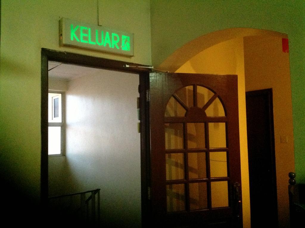 Hotel Morning Glory Kudat Kültér fotó